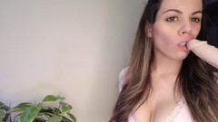 Annika Rain: Gratis användning styvmamma under bordet