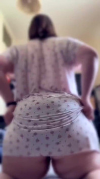 Bbwbootyful secoue mon énorme cul fan demande