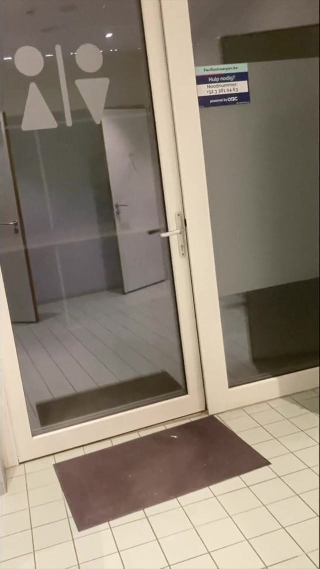 Jacking off in Parking Lot Bathroom in Antwerp (Nathan Jacksoff)