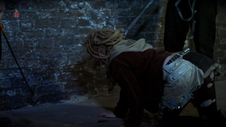 Inquisition and prison world: Fille rampante en laisse - Maison sombre 2 #1