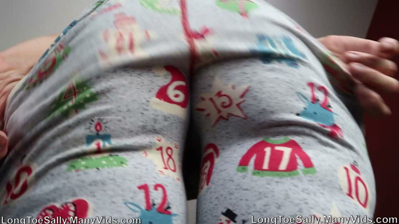 Long Toe Sally Big Buns: Pantat tenusu besar bergoyang