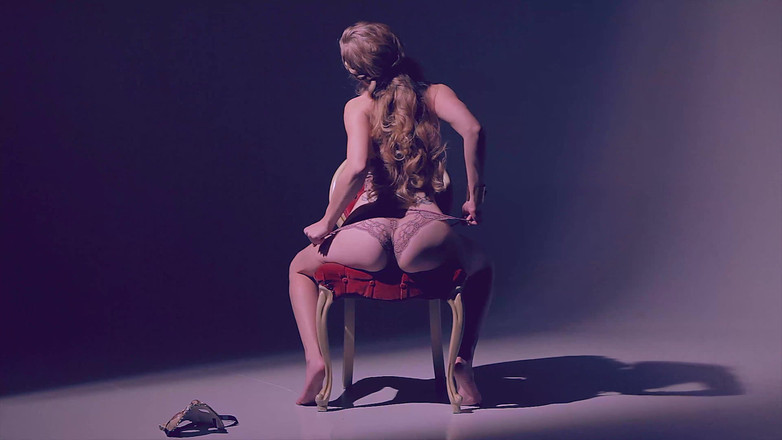 Black Label Magazine: La Feline