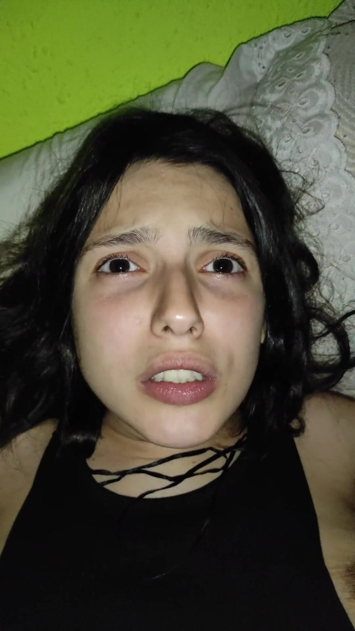 Endemoniados: เลียหีและเย็ดหีสาววัยรุ่นกลางคืนก่อนนอน