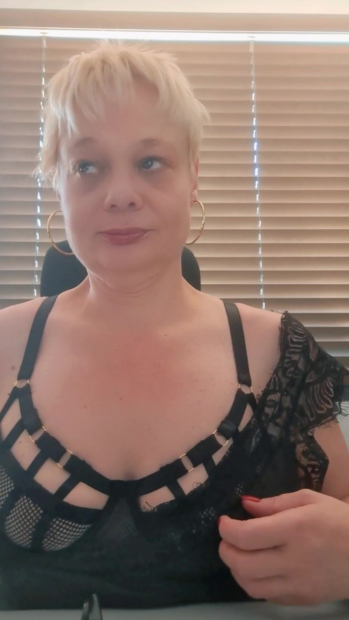 Sofy13: Sexy im büro mit dessous