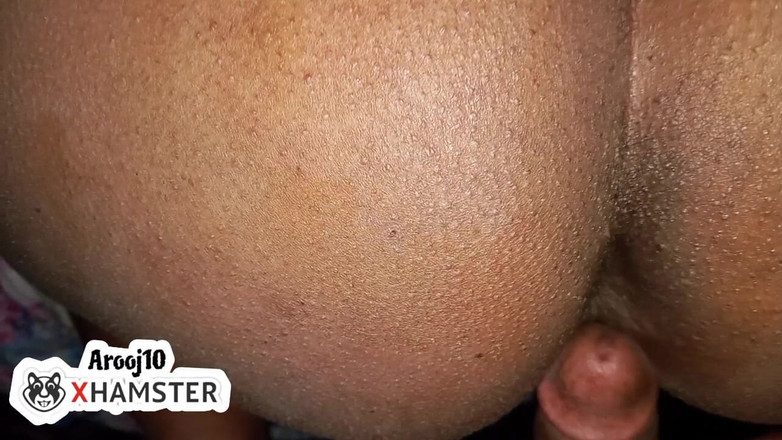 Arooj10: Une jeune fille desi pulpeuse à gros cul se fait prendre...