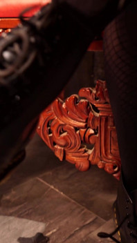 Adoration des bottes dégradante, POV
