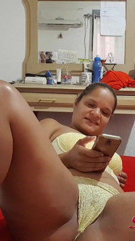 Paty Bumbum Masturbating and Cumming on Video Call