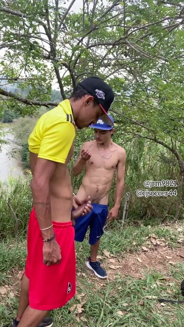 Skinny23cm: Cruising in Colombia
