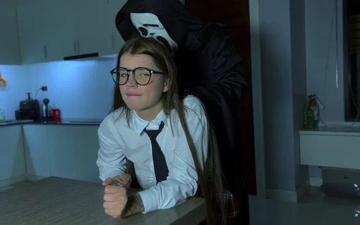 SkinLovers: Hard Anal with Screaming. Porn Parody of the Movie "scream" Halloween