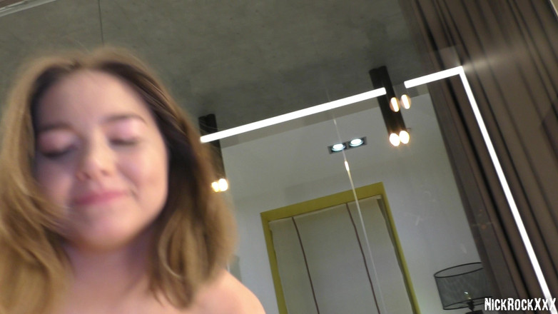 Beekeeper: Fucked a Teenager 18 with Big Natural Ass at Home