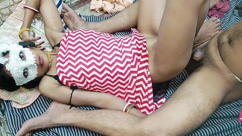 DesiFucker2130: Yeni Kız Arkadaş Erkek Arkadaşının Exxtra Noktalı Prezervatifle Sikişiyor Desi...