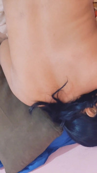 Bhabhi lần đầu tiên đút nó vào đít