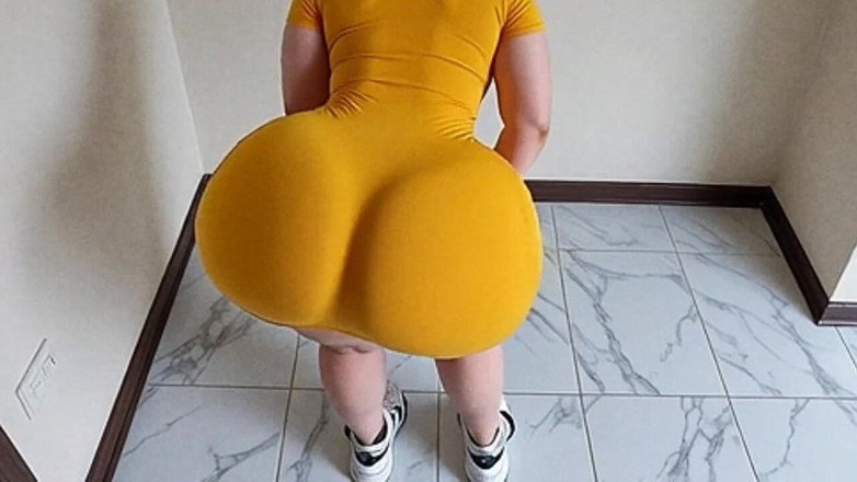 Xprohibidox1: Big-bootied Woman with a Big Butt Shaking It Sexy