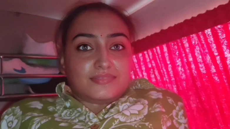Khushboobhabi: एक भाभी बस में कहीं अकेली जा रही थी, मैंने उसे छोड़ दिया