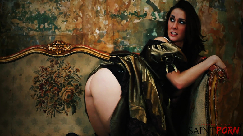 SaintPorn: Paige Turnah se laisse séduire par le voyou fringant dans...