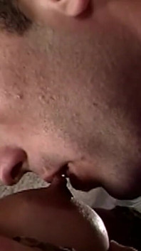Nenasytná brunetka MILF Felina bere každý centimetr hluboko