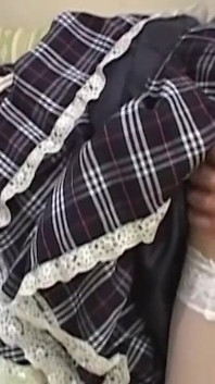 Gefesselte teen-asiatische schönheit wird bezeugt und dann geritten