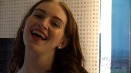 ATK Girlfriends: 玛雅肯德里克在拉斯维加斯的虚拟假期 1/3