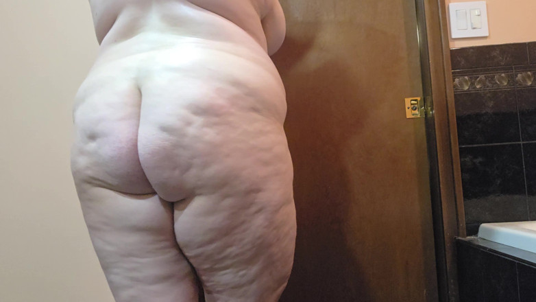 Virgie Blanca: Still Flexible! BBW Does Ballet Moves