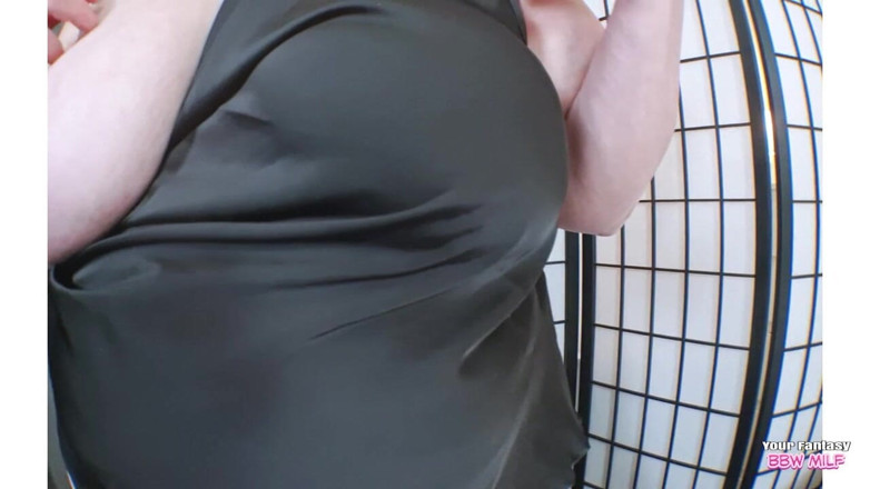 BBW_Wife: Deri şortlu teyze azdırıyor (ev yapımı evli kadın orta yaşlı seksi kadın...