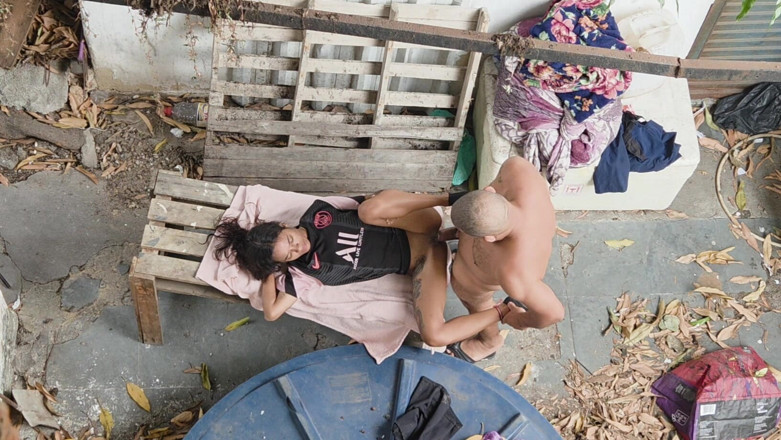 Bebes vagabundas: '튀어나가고, 이년도 안 돼, 퀸탈도 안 돼