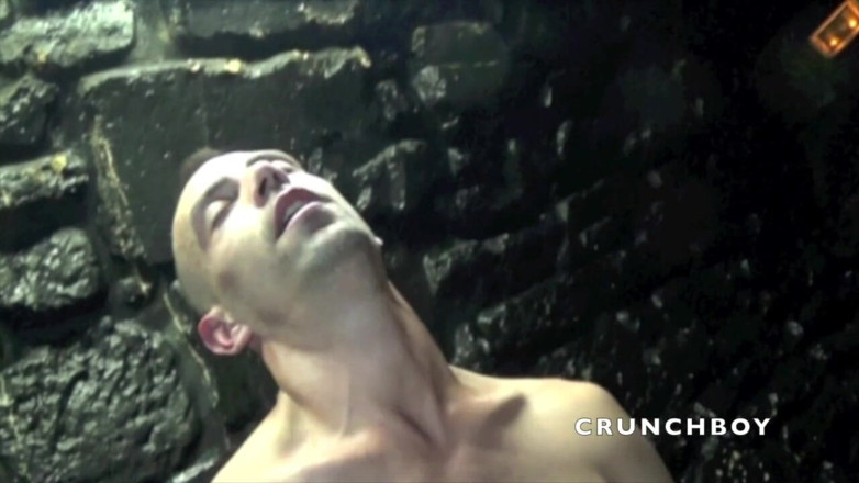 Crunch Boy: Filip geneukt door Tim Cosla in Parijs ondergronds