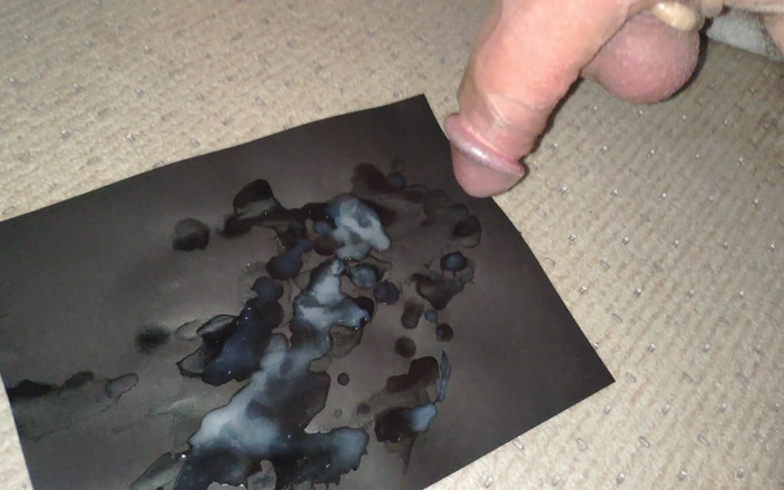 Curved One: 来自蘑菇鸡巴的激烈射精