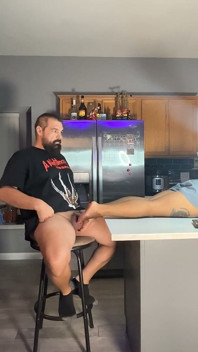 Oil Latina Feet and Cumshot