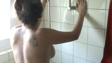 Lucky Cooch: Amateur couple has some fun at home