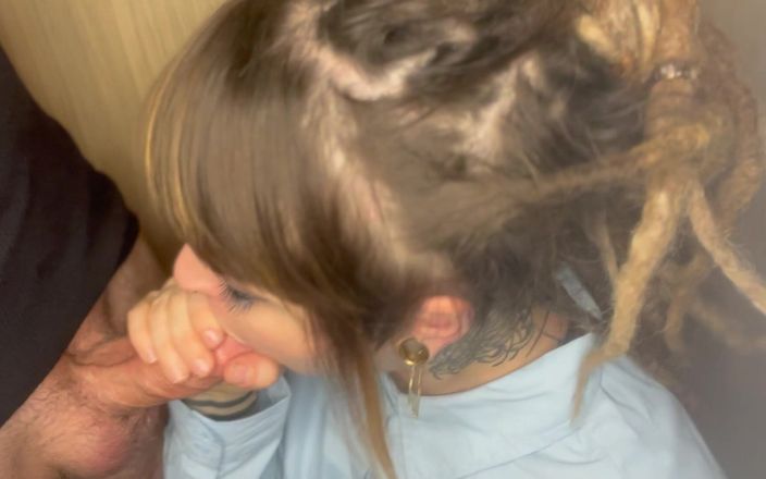 Olivia Jarden: オタクなすべての自然な女の子は良いずさんなディープスロートを与えます