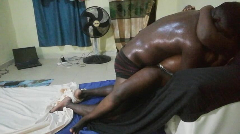 Pornsexlive: Коли я мокрий, моя зведена сестра