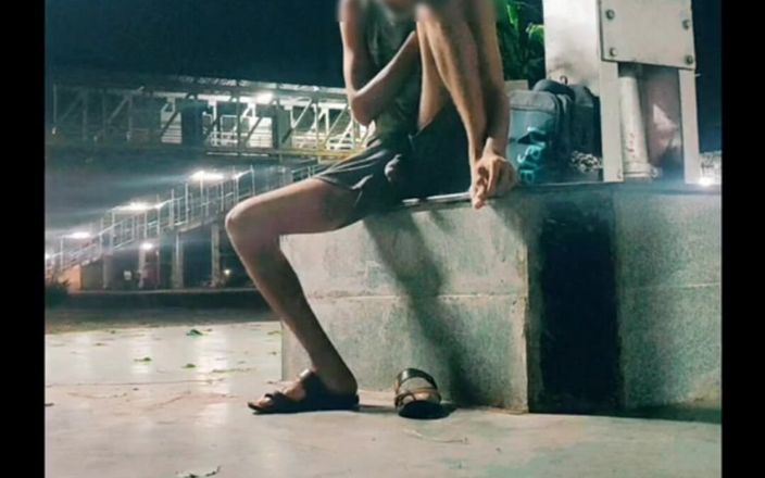 Tani: Marié gay