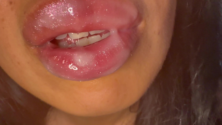Asmr_mouth: 当我亲吻时，一大群唇膏