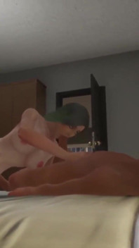 Hij brengt een nacht door in een hotel met een hete oudere milf
