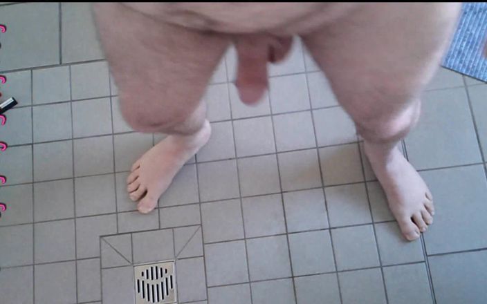 Carmen_Nylonjunge: De bril gevuld met urine
