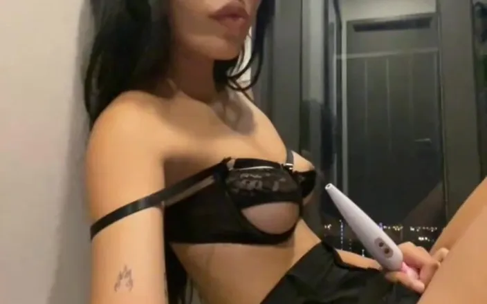 Emma Thai: Emma Thai Was Caught Masturbating by a Friend of Her...
