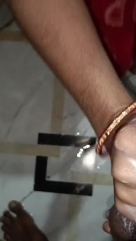 Bhabhi Ji Shook Penis przyrodniego brata i wytrysk