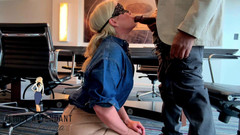 Flight Attendant Fiona: Câu chuyện của một tiếp viên hàng không - bị cu...