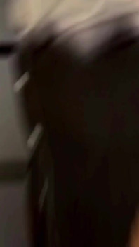 我在阳台上努力奔跑...如果他们看到我们呢？