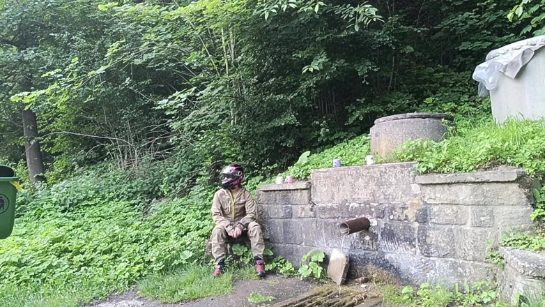 kickerscooter: Jerking off in Public on the Road Near a Spring,...
