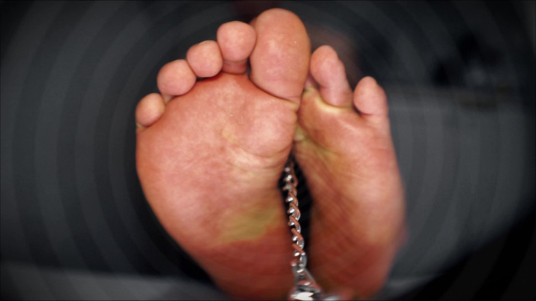 CashmasterAngel: Прикованная к ступням Господина