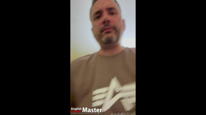 EnglishLeathermaster: 25 minuti di video multipli di piscio da papà non...