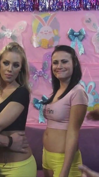 Nicole Anniston fode Fã! Grande peituda loira puta abençoa pênis de fã