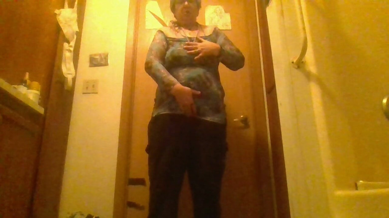 krazykristin: Bolehkah aku memiliki tarian ini? Aku pakai gaun baruku