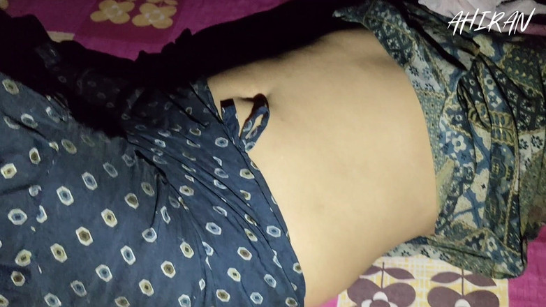 Aahan Ahiran: Chlupatá kundička Vagina Recenze a Forplay se svým přítelem v...