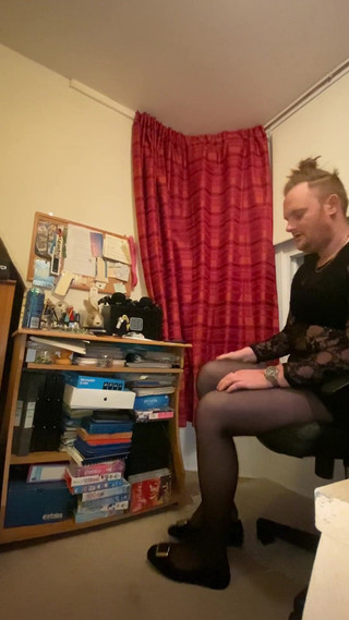 Ava Maxwell: Ava Maxwell हेलोवीन ऑफिस पेंटीहोज पैर पूजा हिलाने के निर्देश