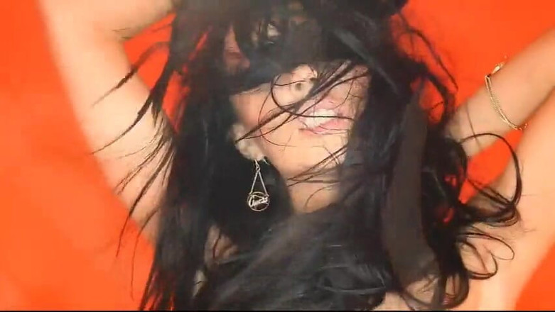 Watch4beauty: Casting Gina Devine