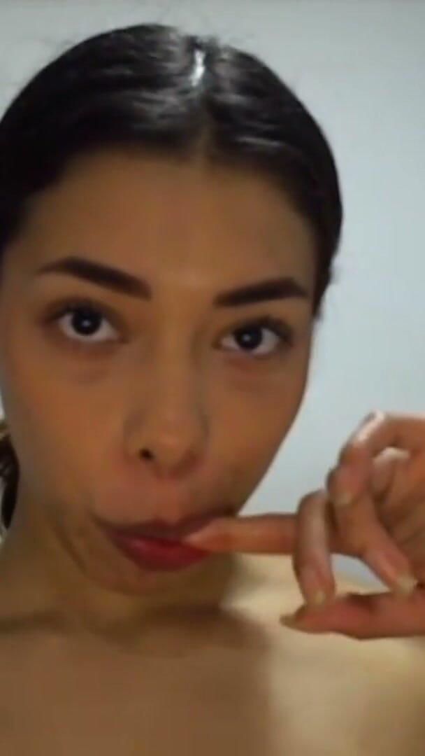 Colombianas amateur: Latina con grandes tetas es Uan y está en su...