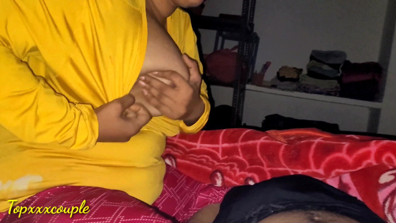 Topxxxcouple: Teman wanita comel blowjob dengan teman lelaki.