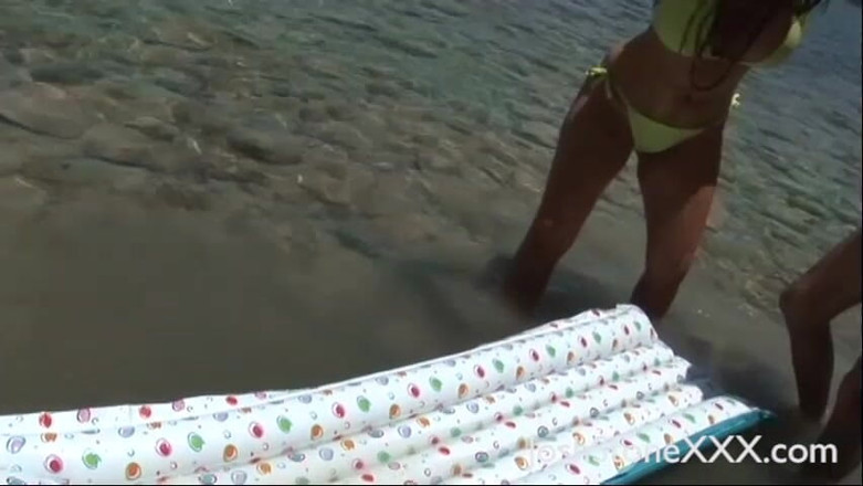 Josh Stone XXX: Kubánská královna Angelina Castro na pláži bangin